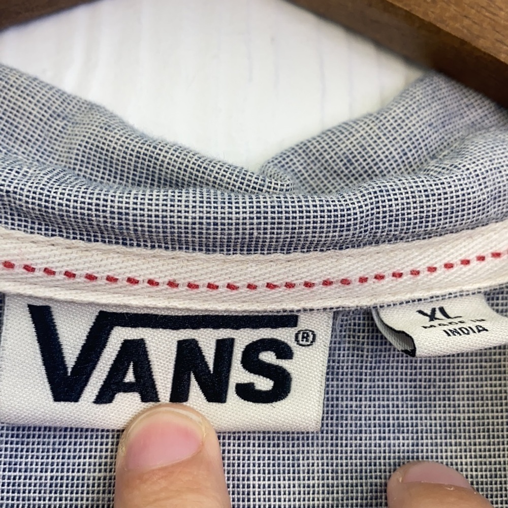 Vans - White & Navy Button Up Short Sleeve Shirt Size XL - Picture 9 of 13